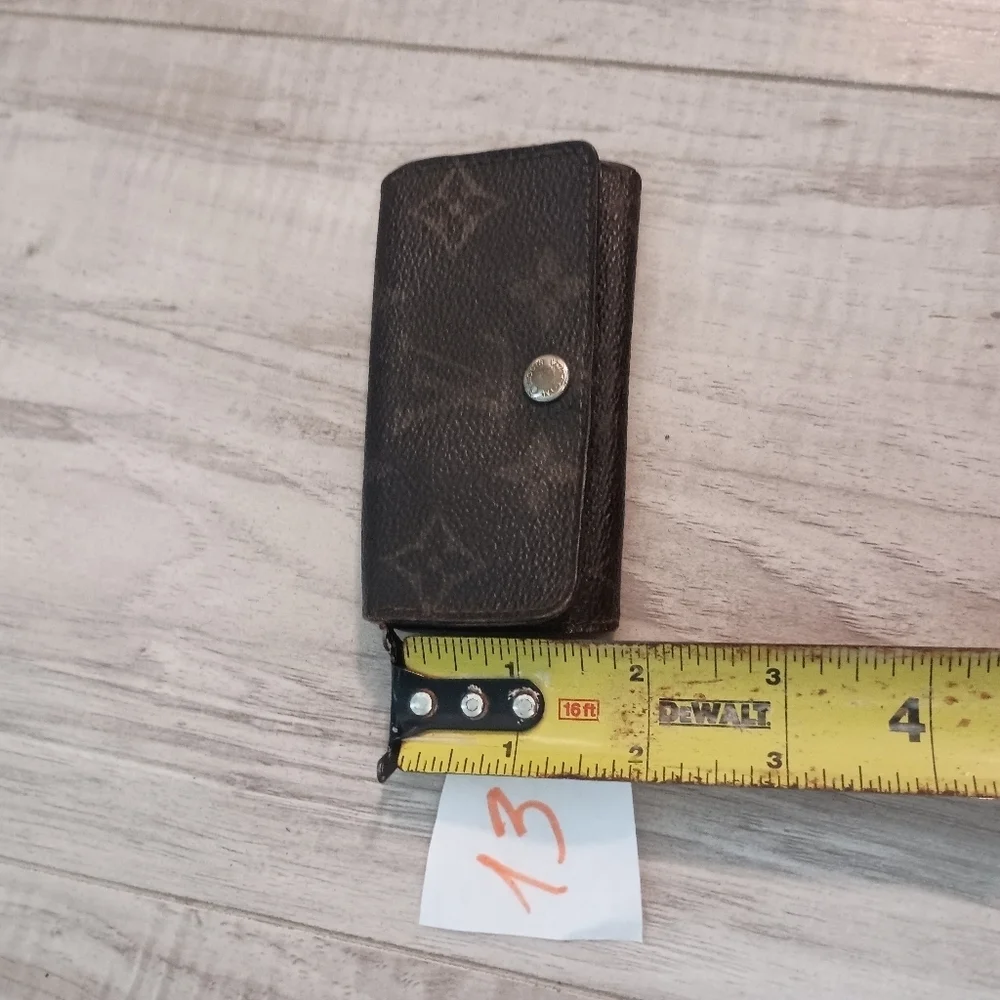 Louis Vuitton Key Case Monogram Beige Monogram Canvas
